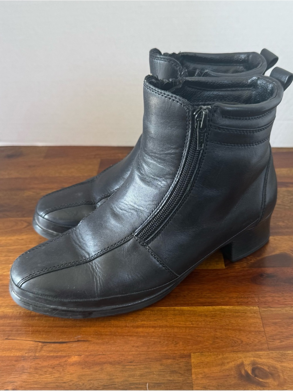 G Comfort Black Leather Zip Ankle Boots Size 7 Wide Fit